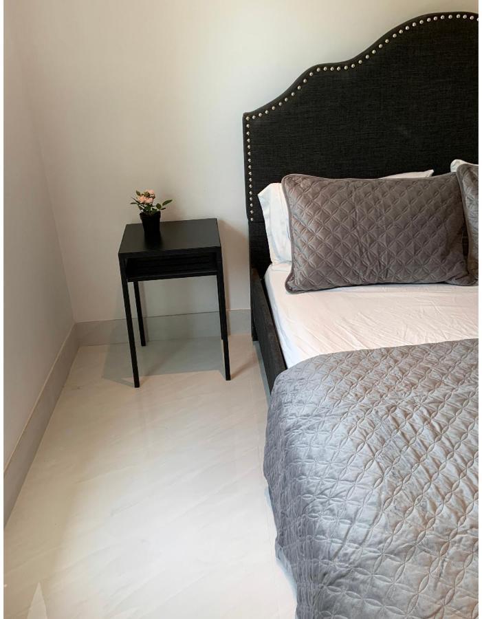 & Private Bathroom Homestay